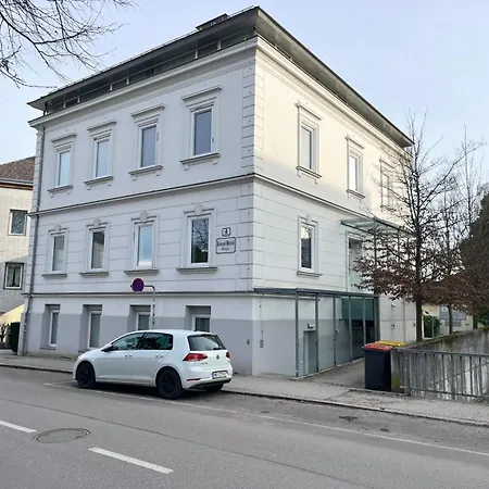 Free Parking Apartment, Netflix Lejlighed *